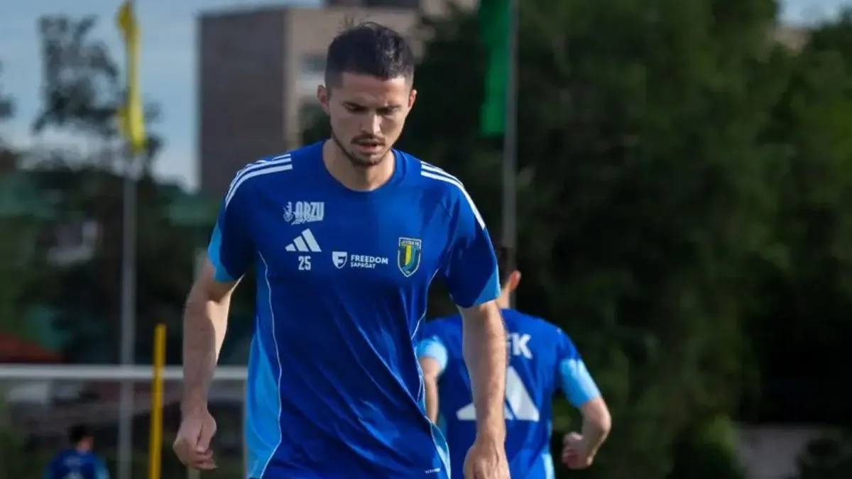 Неожиданный трансфер: игрок из Казахстана отправился спасать аутсайдера Чехии