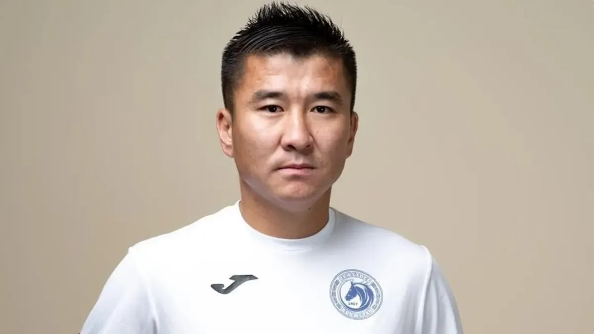 От поля к кабинету: экс-футболист сборной Казахстана получил руководящую должность в Арысе