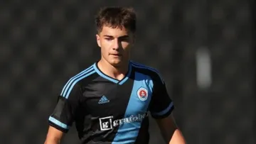 Кайрат нацелен на перспективного полузащитника: алматинцы готовы конкурировать с клубами Ирландии и МЛС