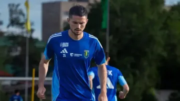 Неожиданный трансфер: игрок из Казахстана отправился спасать аутсайдера Чехии