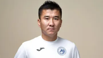 От поля к кабинету: экс-футболист сборной Казахстана получил руководящую должность в Арысе