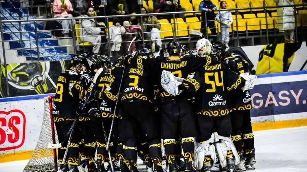 Скандал в лидере чемпионата: хоккеисты Сарыарки обвинили руководство в обмане