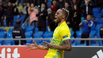 Забивал Вильярреалу и брал титулы: экс-форвард Астаны объявил о завершении карьеры