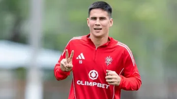 Неожиданный разворот: нападающий сборной Казахстана уже на сборах с новым клубом