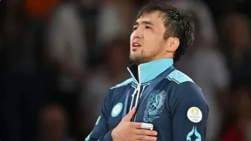 Олимпийский чемпион прооперирован: казахстанский спортсмен находится под наблюдением врачей